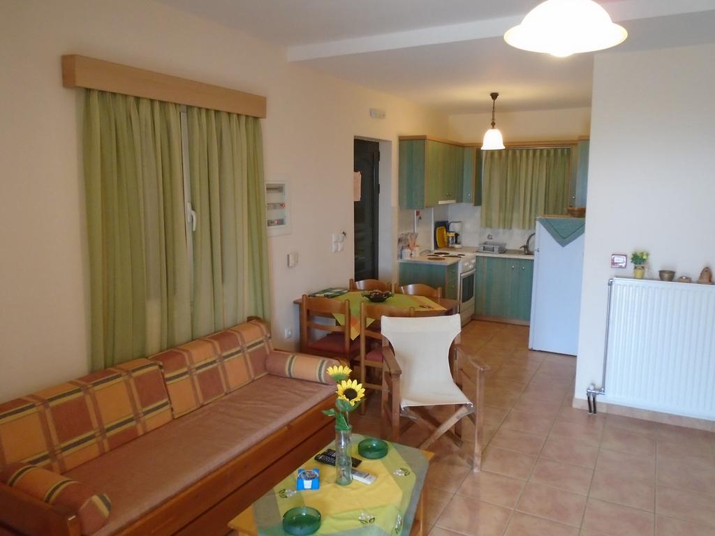 Tompras Village Paralia Demonias Номер фото